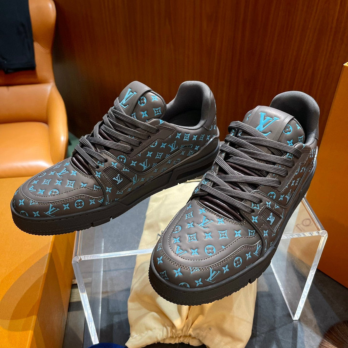 LOU TRAINERS