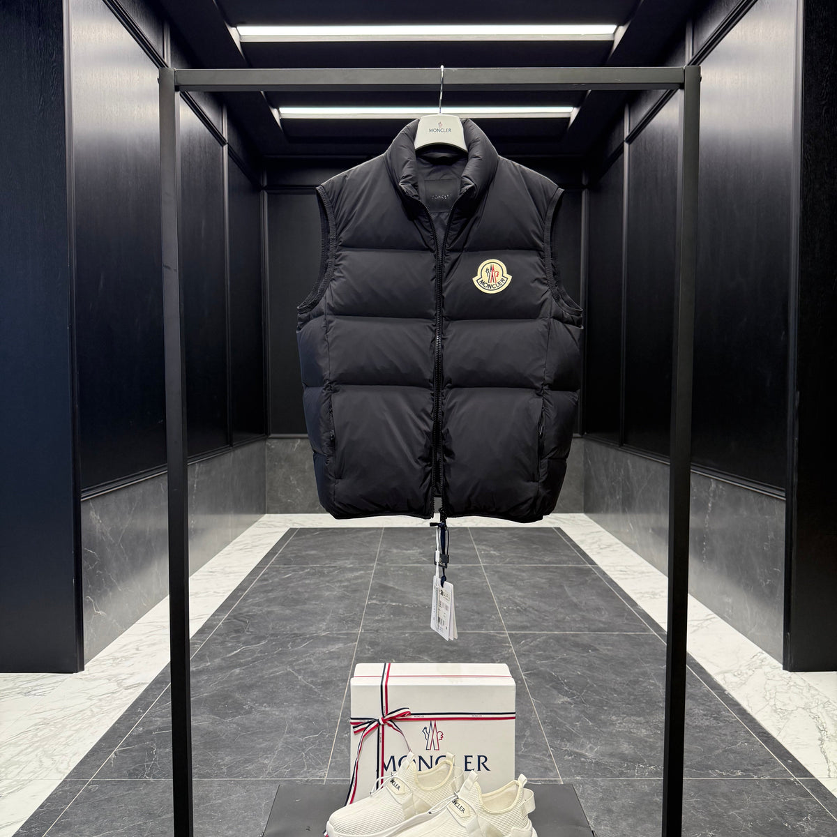 MONC ALMAZ VEST