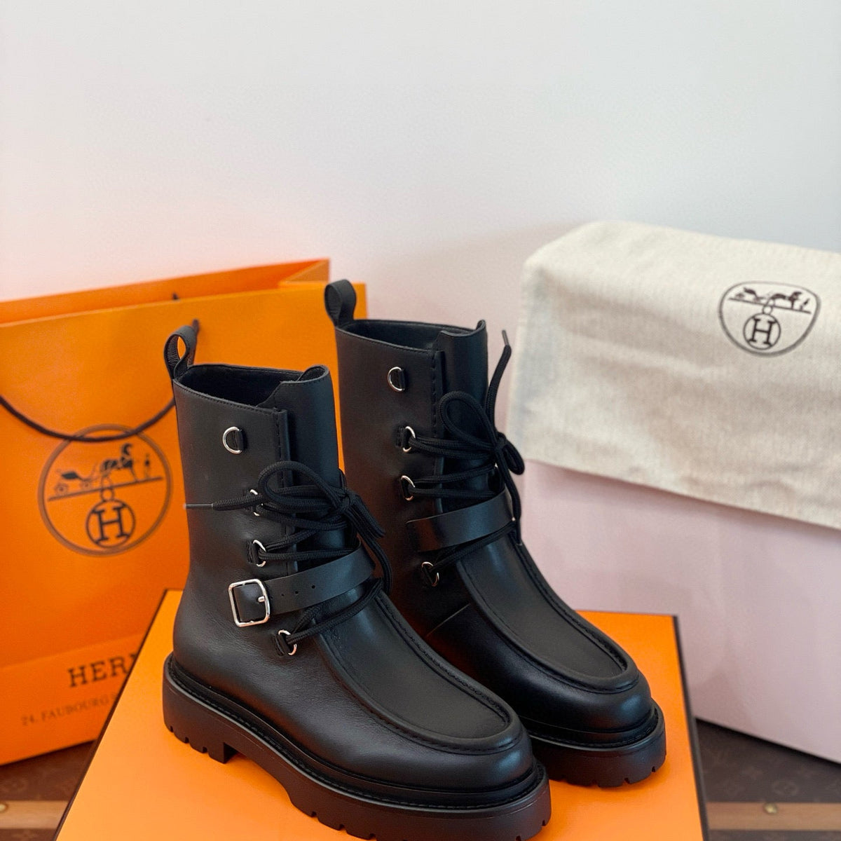 HERM LAND BOOTS