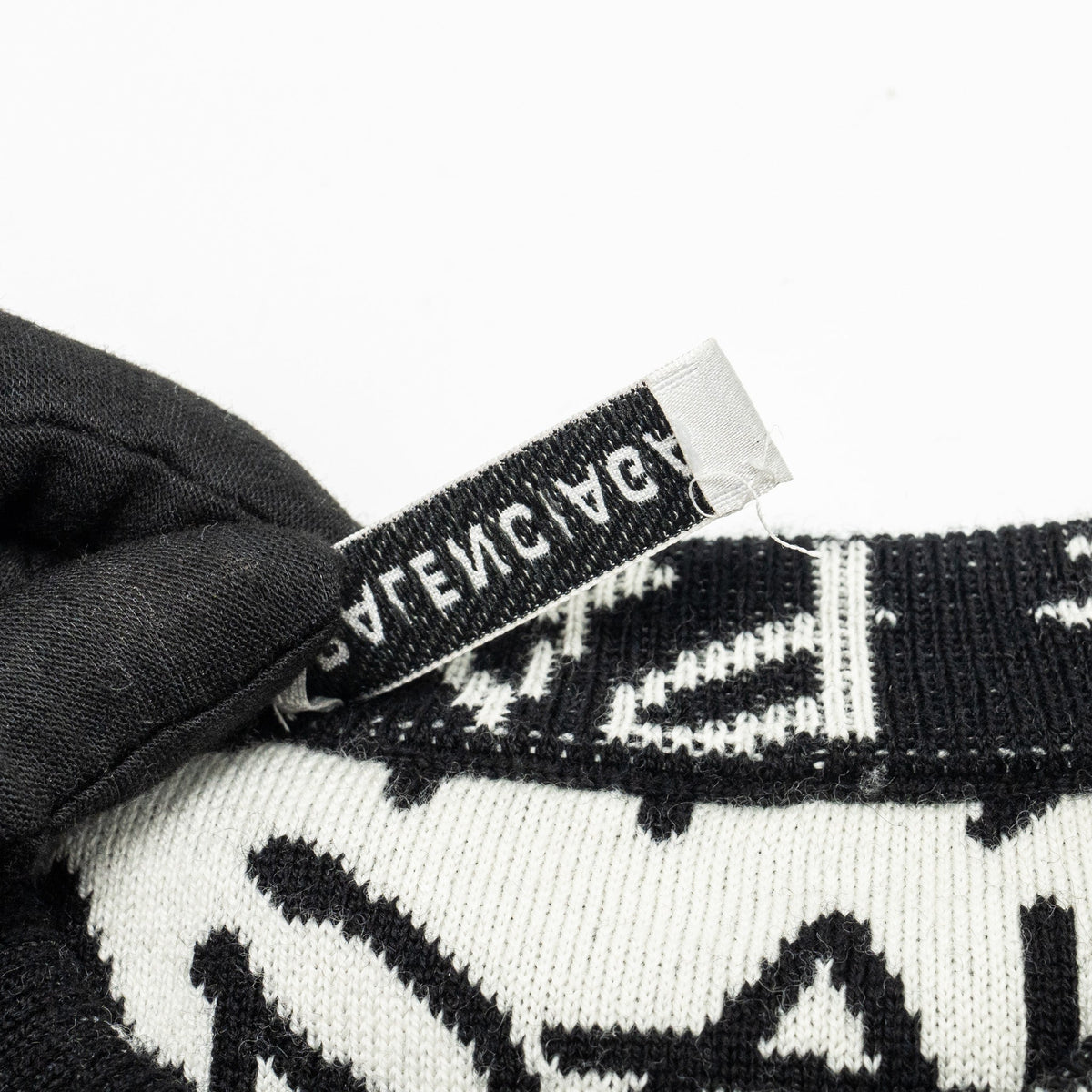 balenciaga Size M Long Sleeve Sweater Virgin Wool Black/White