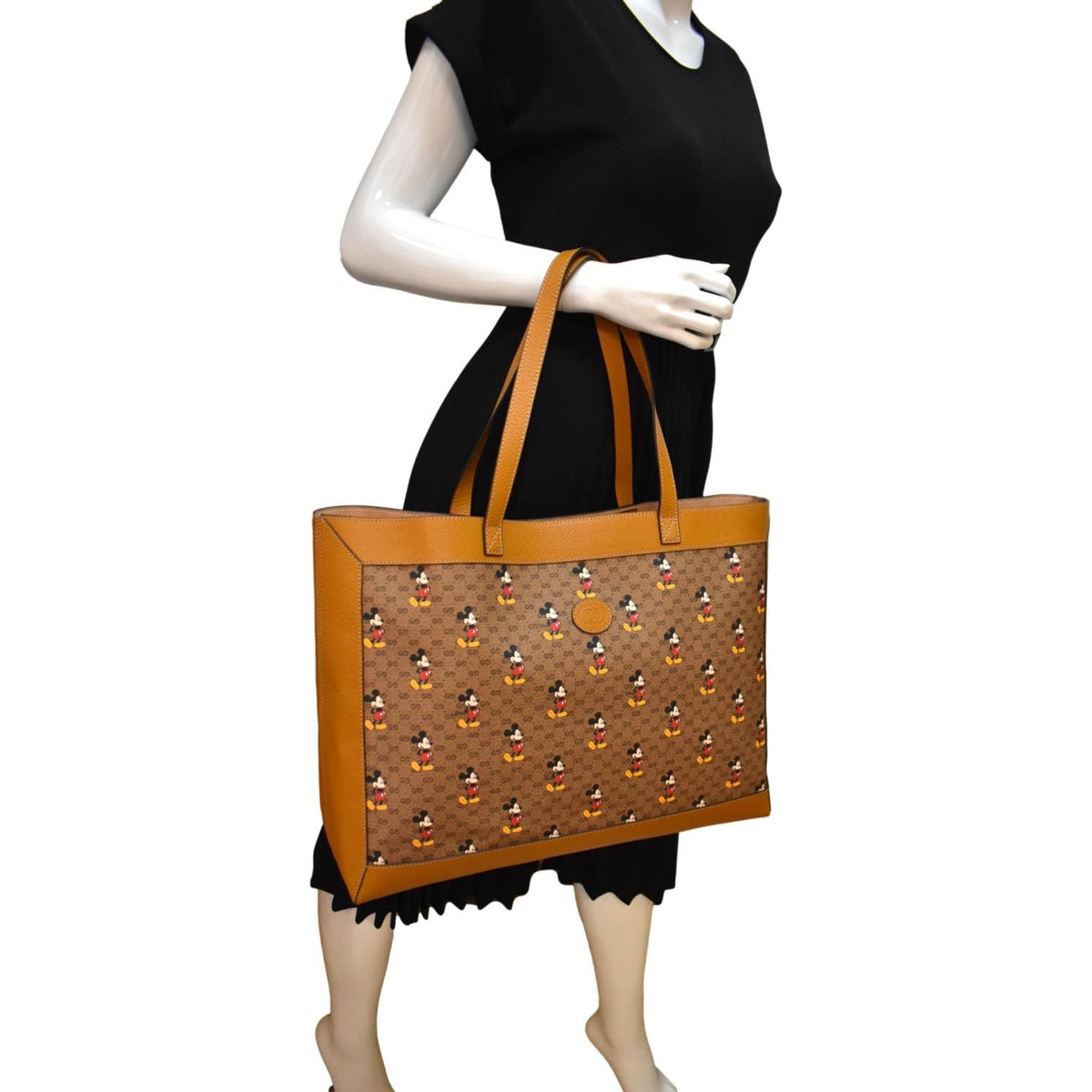 GUCCI Disney x Medium GG Supreme Tote Bag Beige 547947
