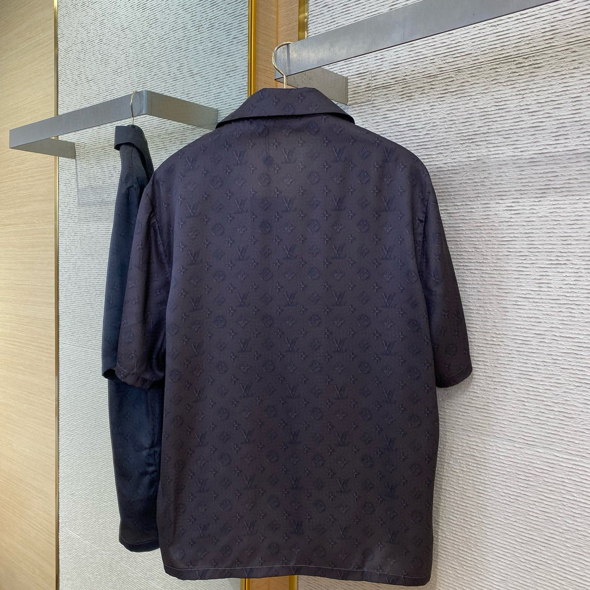 LOU SHIRT