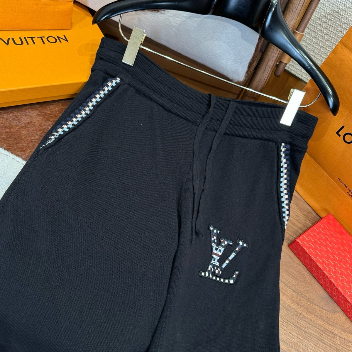 LOU JOGGERS