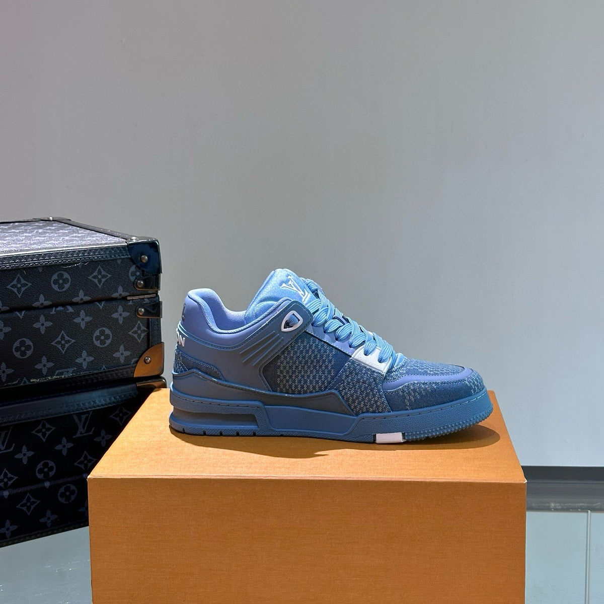 LOU TRAINERS