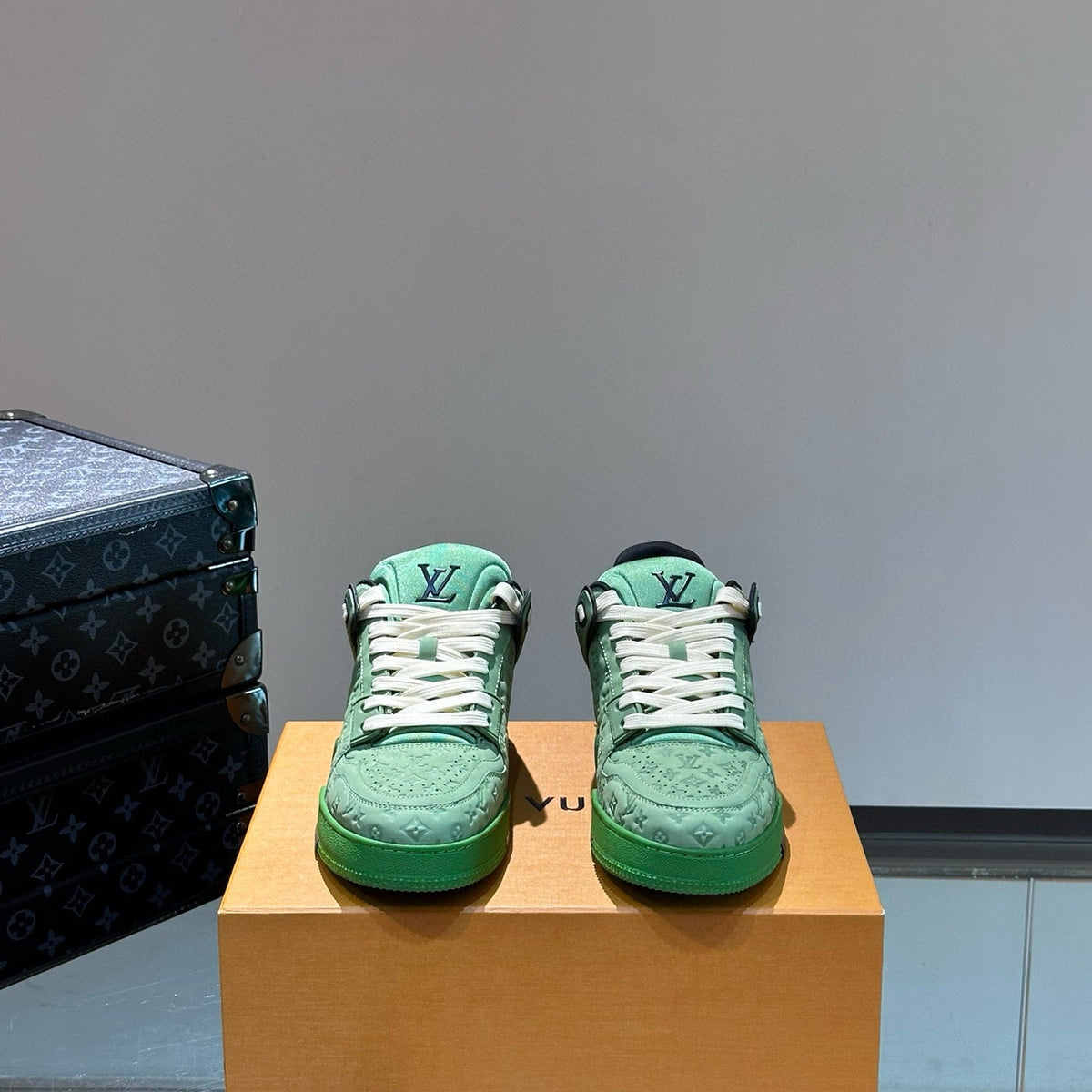 LOU TRAINERS
