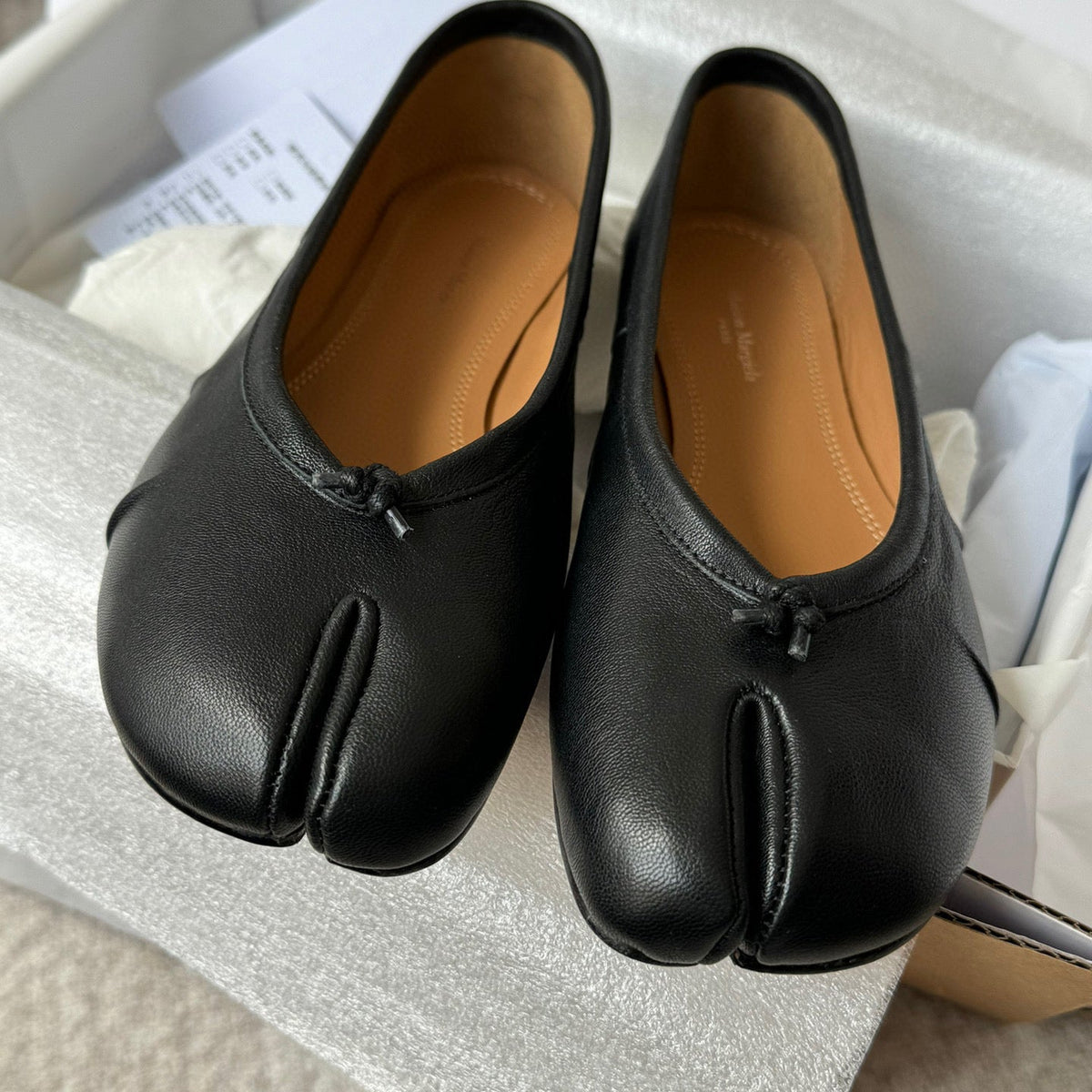 MAISON M TABI BALLET FLATS