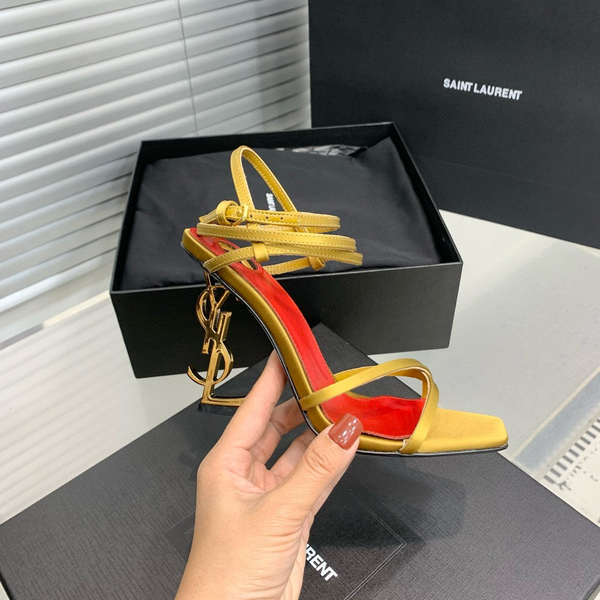 SL HEELS
