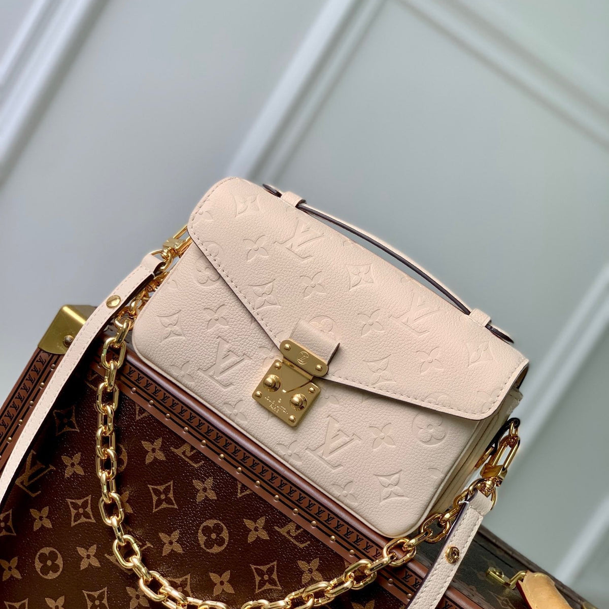 LOU POCHETTE METIS EAST WEST BAG