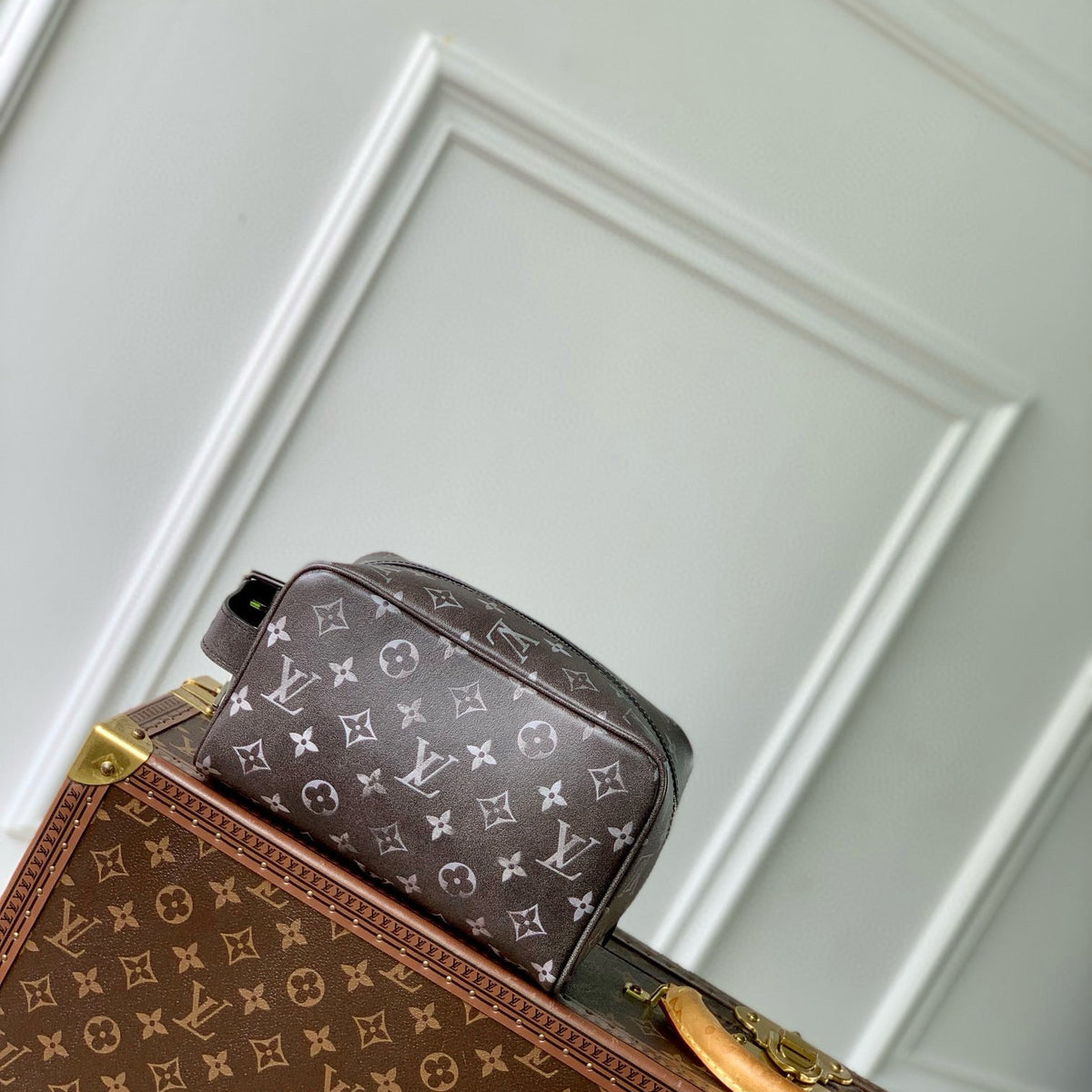 LOU LOCKER DOPP KIT