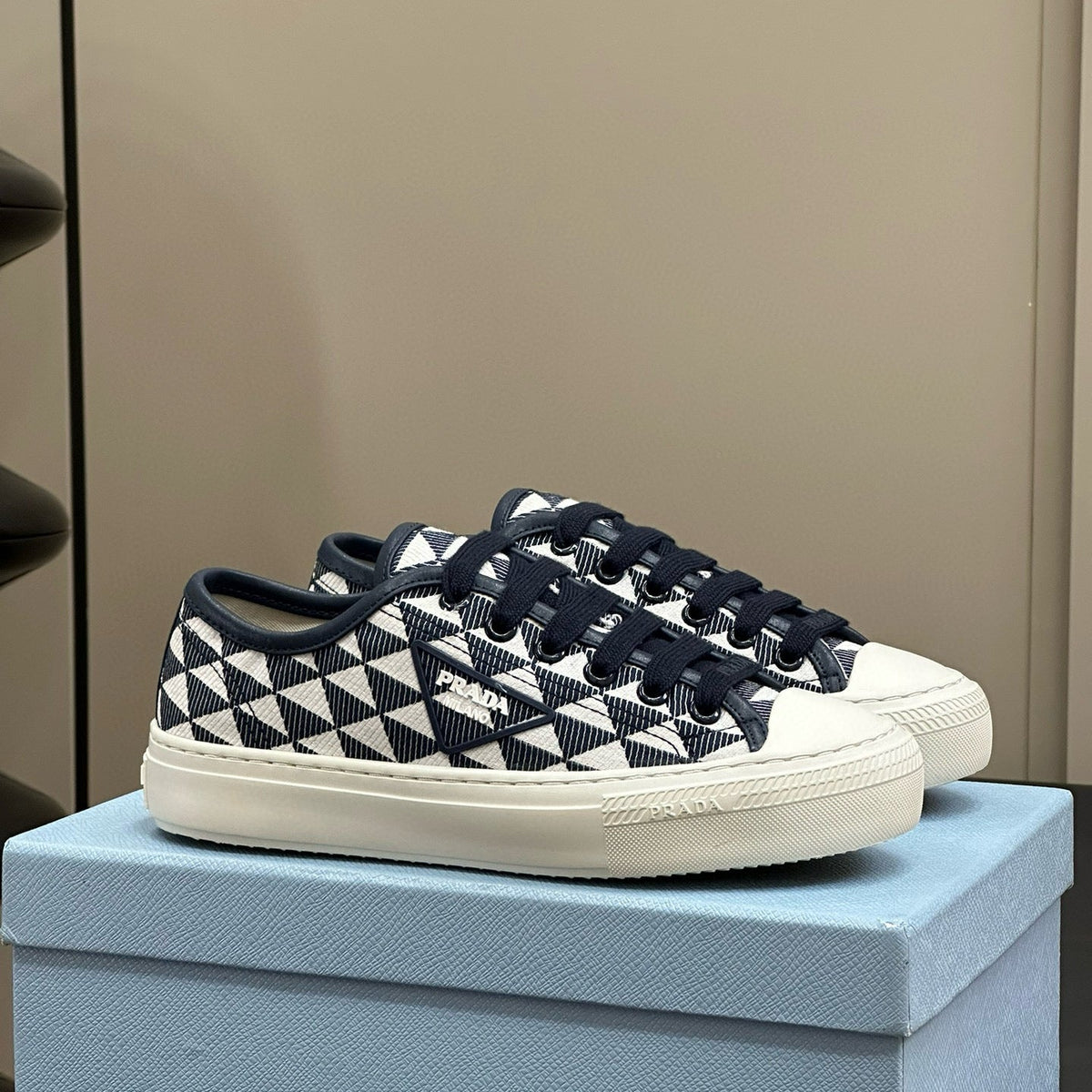 PD SNEAKERS