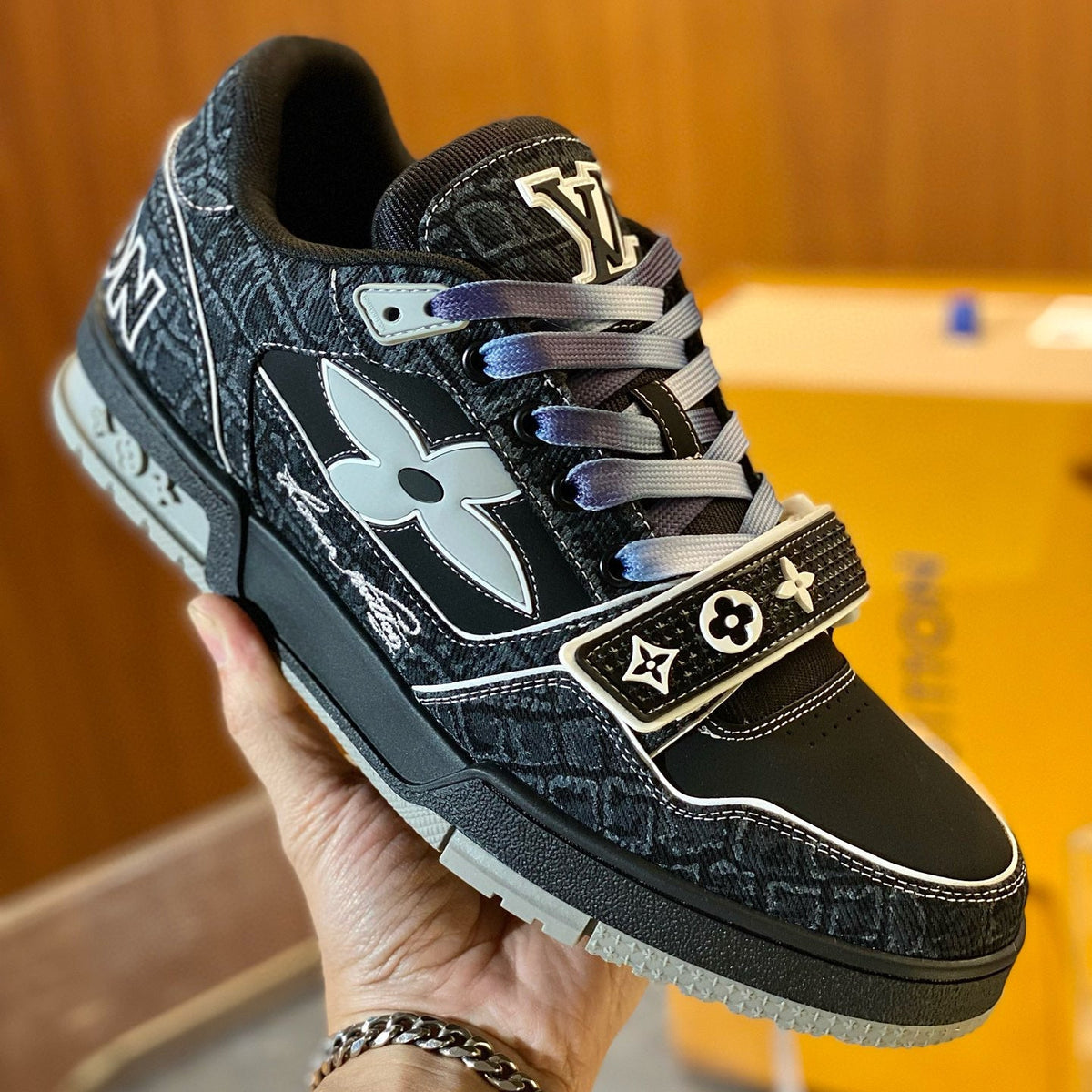 LOU TRAINERS