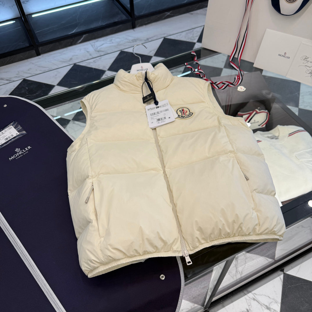 MONC ALMAZ VEST