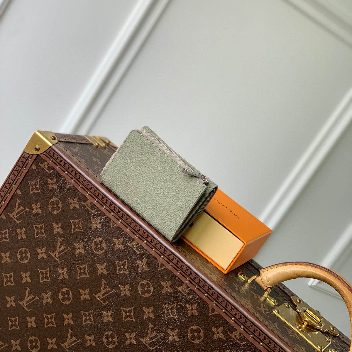 LOU PILOT WALLET