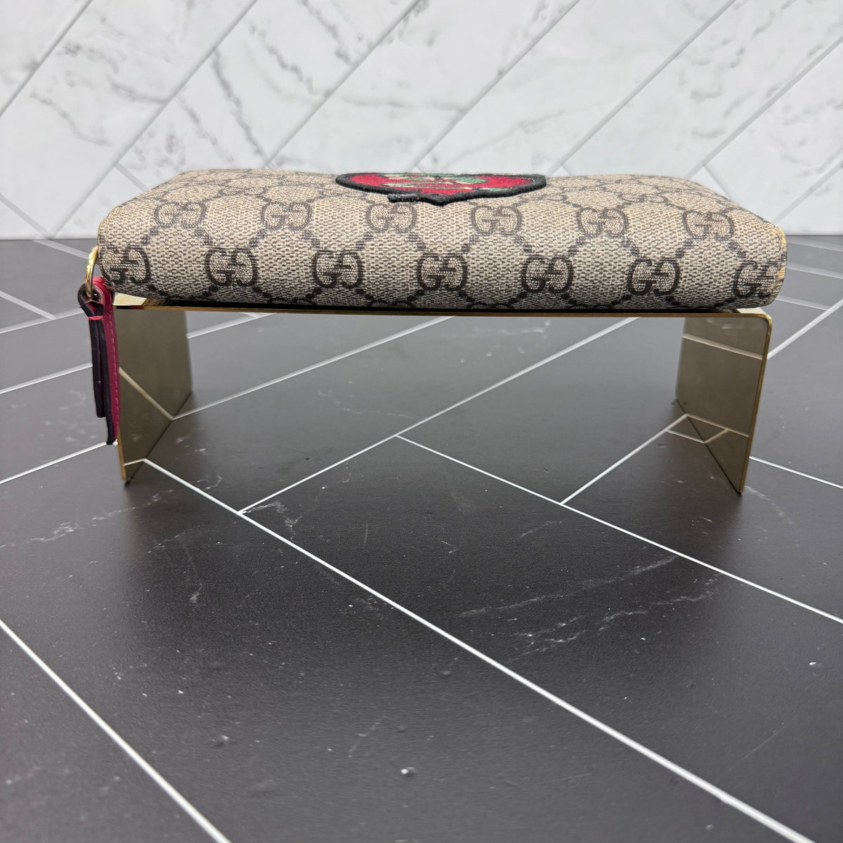 Gucci Beige GG Surpreme Snake Heart Zippy Wallet