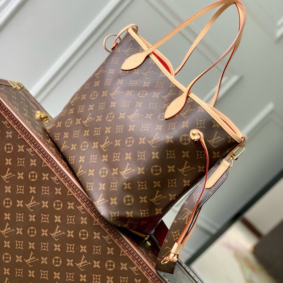 LOU NEVERFULL INSIDE OUT MM TOTE BAG