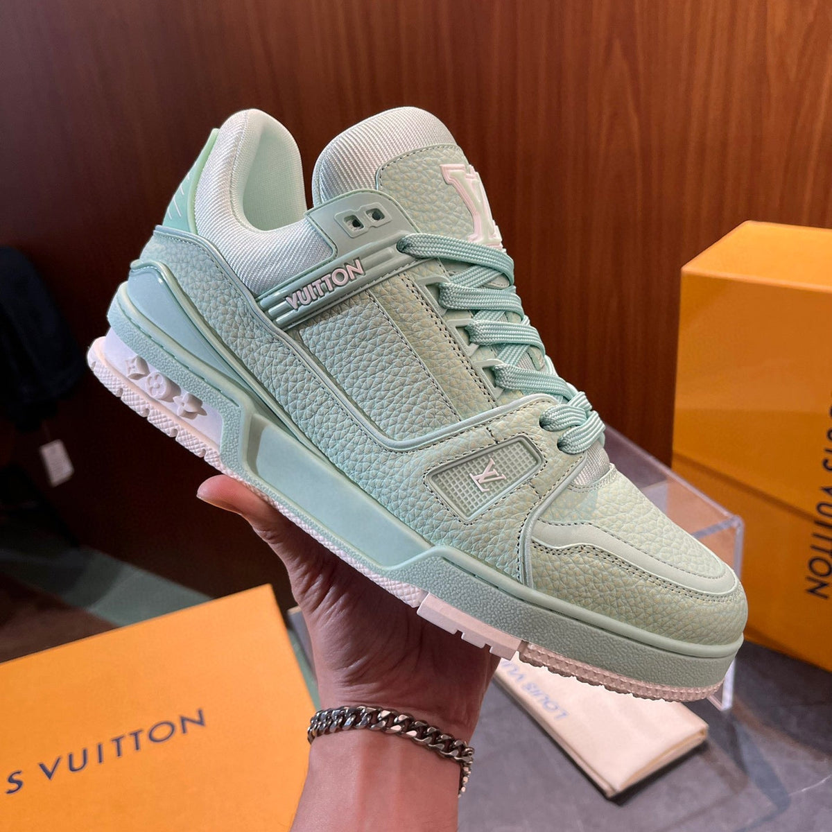 LOU TRAINERS
