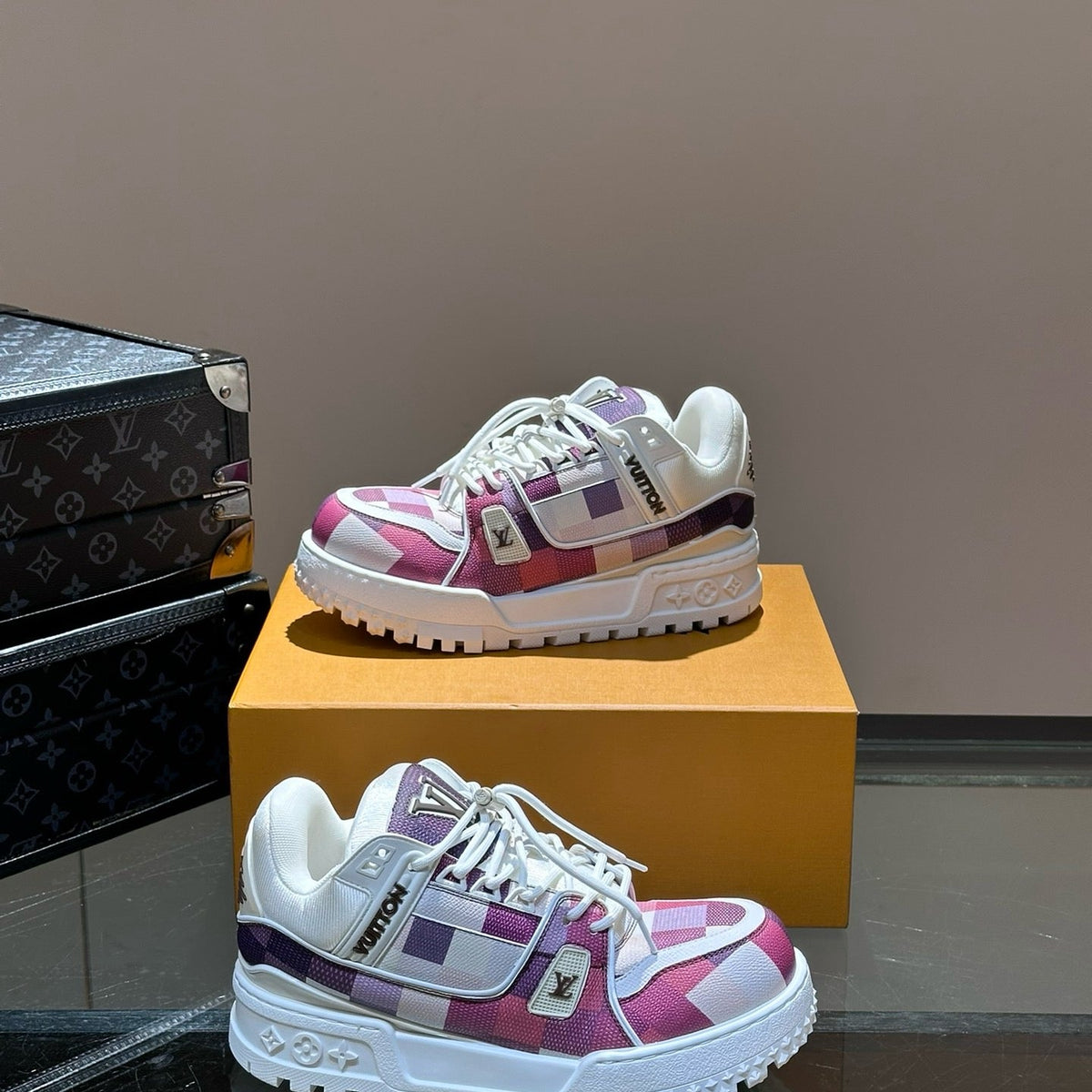 LOU TRAINERS