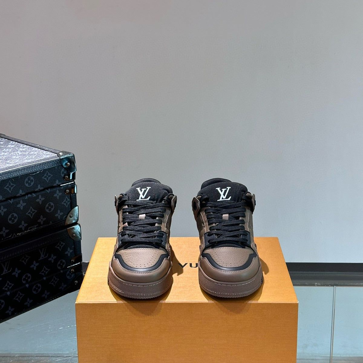 LOU TRAINERS