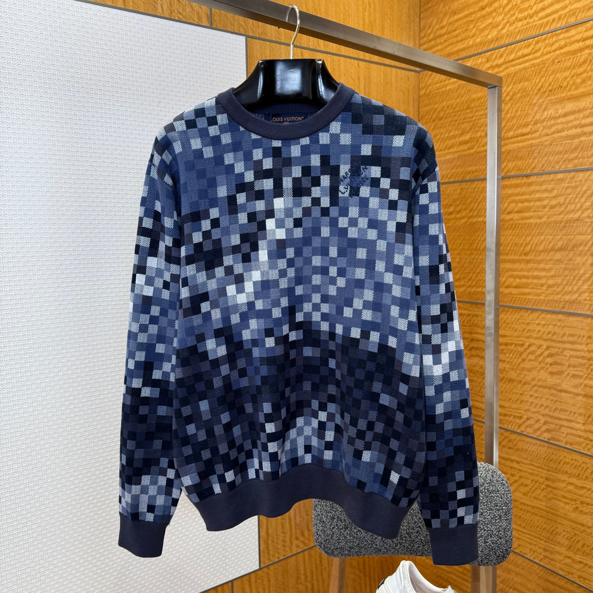 LOU JUMPER