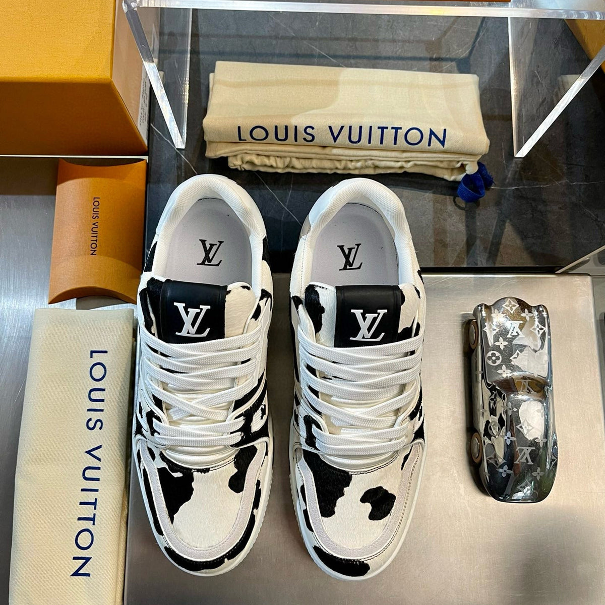 LOU TRAINERS