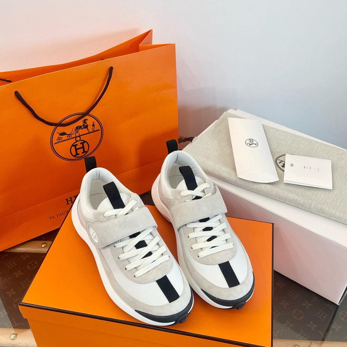 HERM LOOP SNEAKER