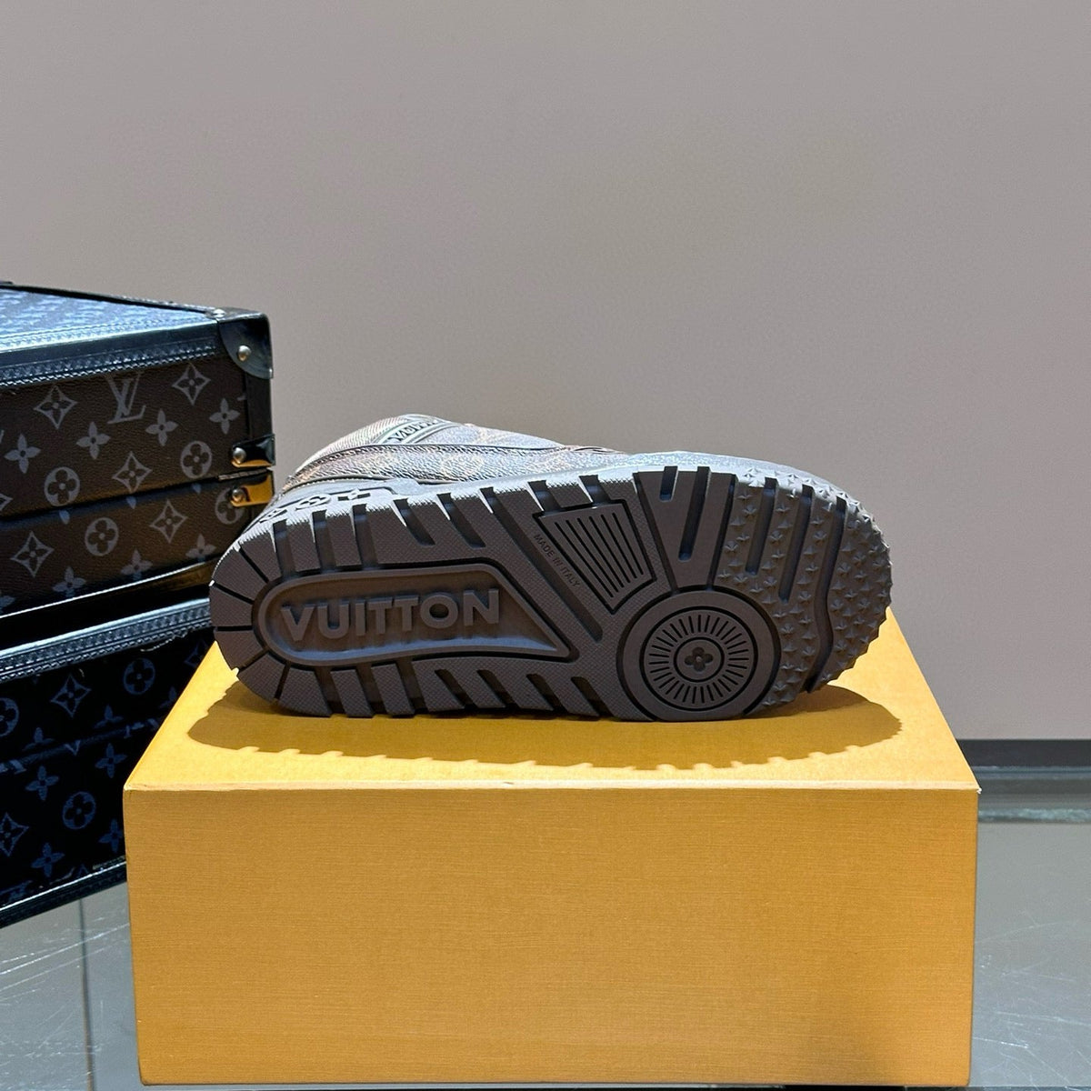 LOU TRAINERS