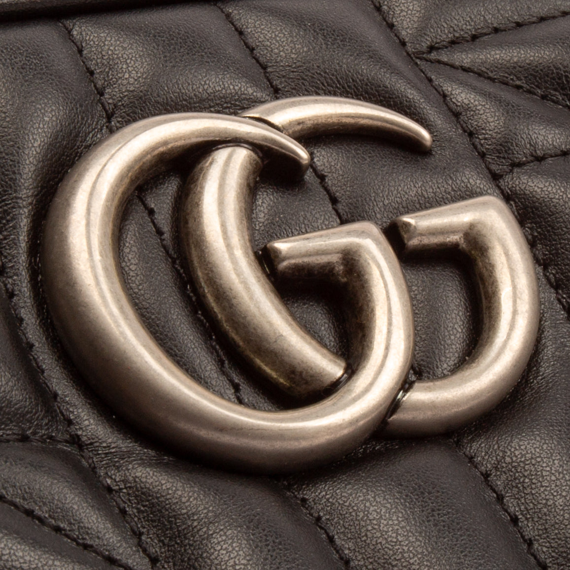 GUCCI GG Marmont Small Shoulder Bag - Black