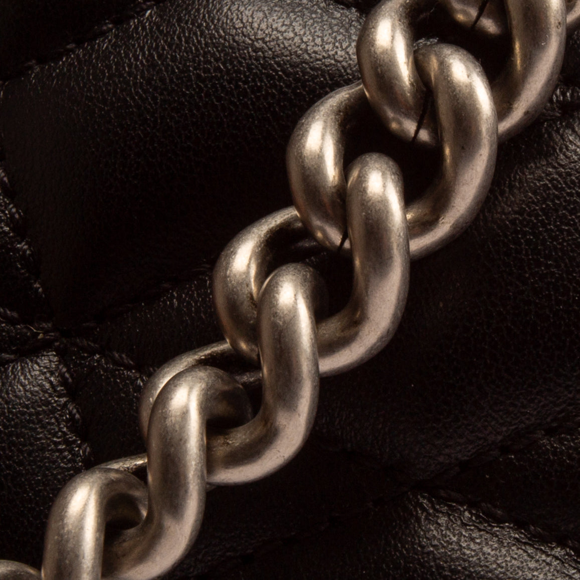 GUCCI GG Marmont Small Shoulder Bag - Black