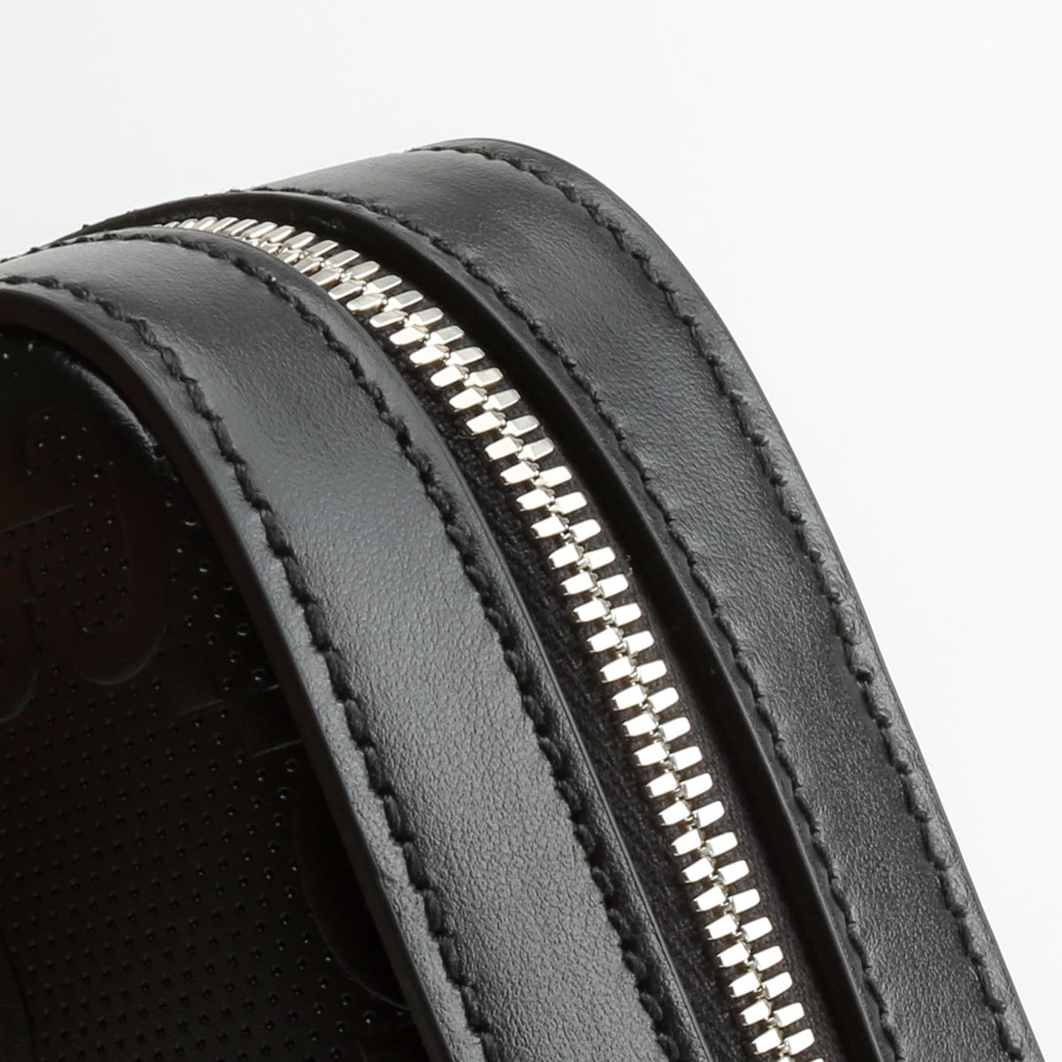GUCCI GG Embossed Sling Bag - Black