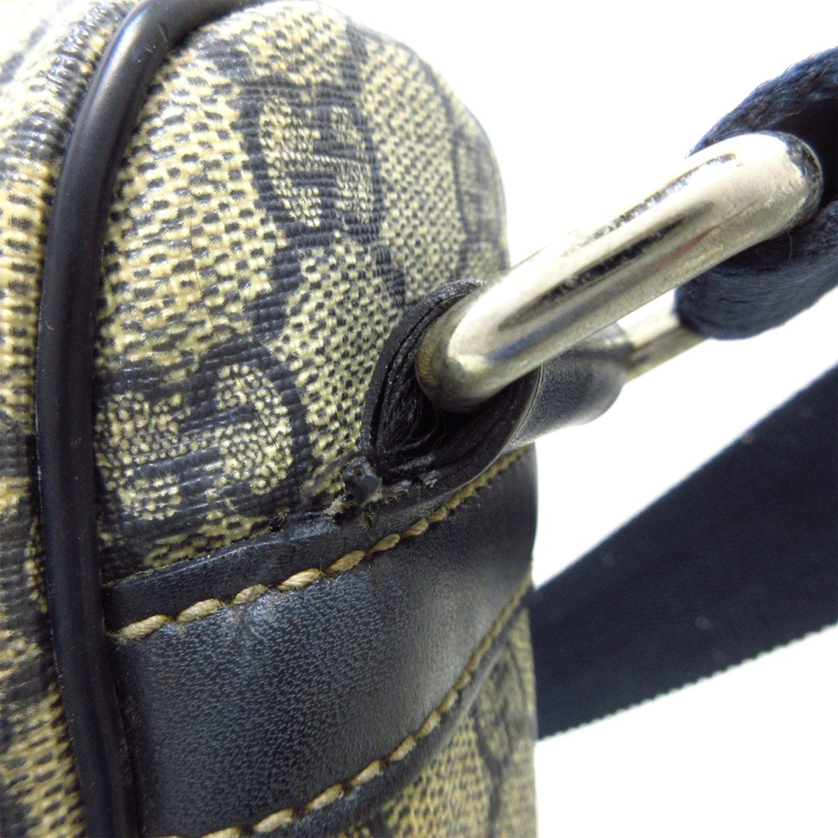 GUCCI GG Supreme Double Pocket Crossbody Crossbody Bag