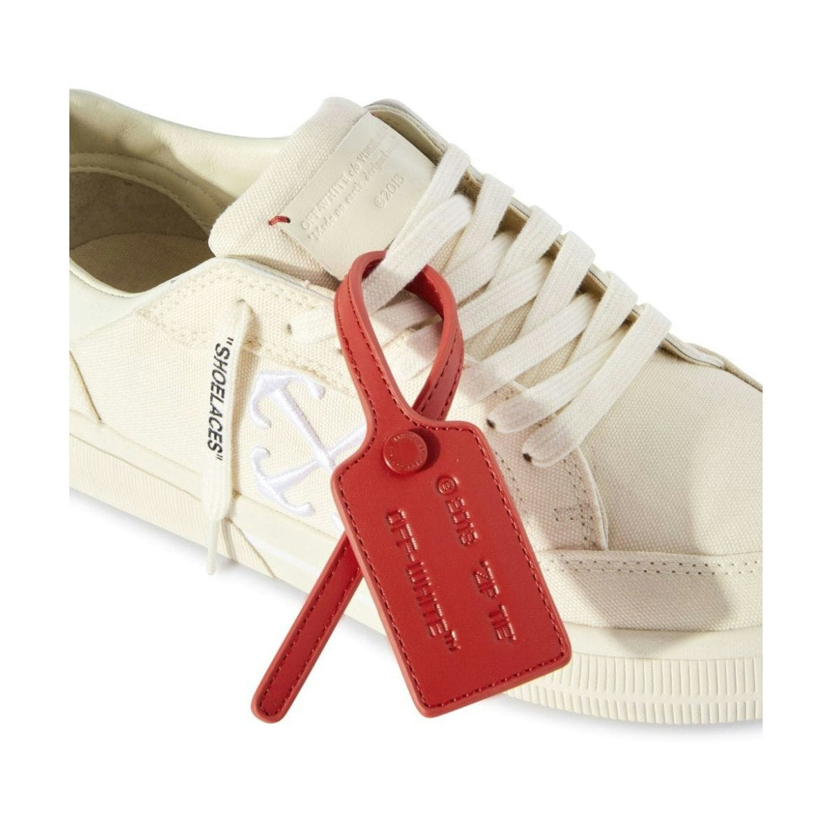 LOW VULCANIZEC SNEAKER