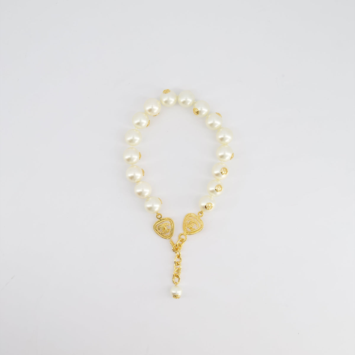 *HOT* Chanel White Pearl Chocker Necklace with Yellow Gold Logo Details