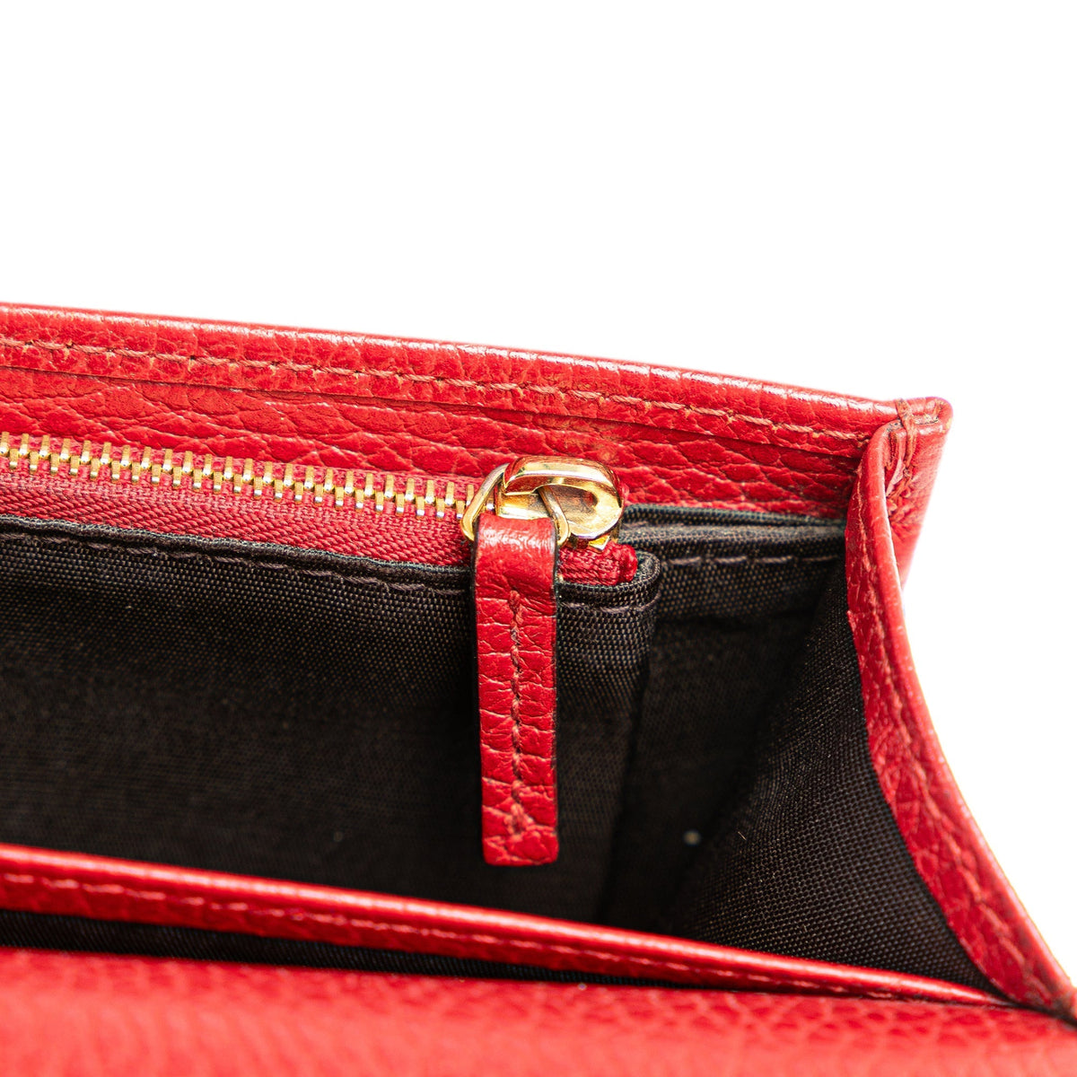 GUCCI GG Marmont Wallet On Chain Crossbody Bag