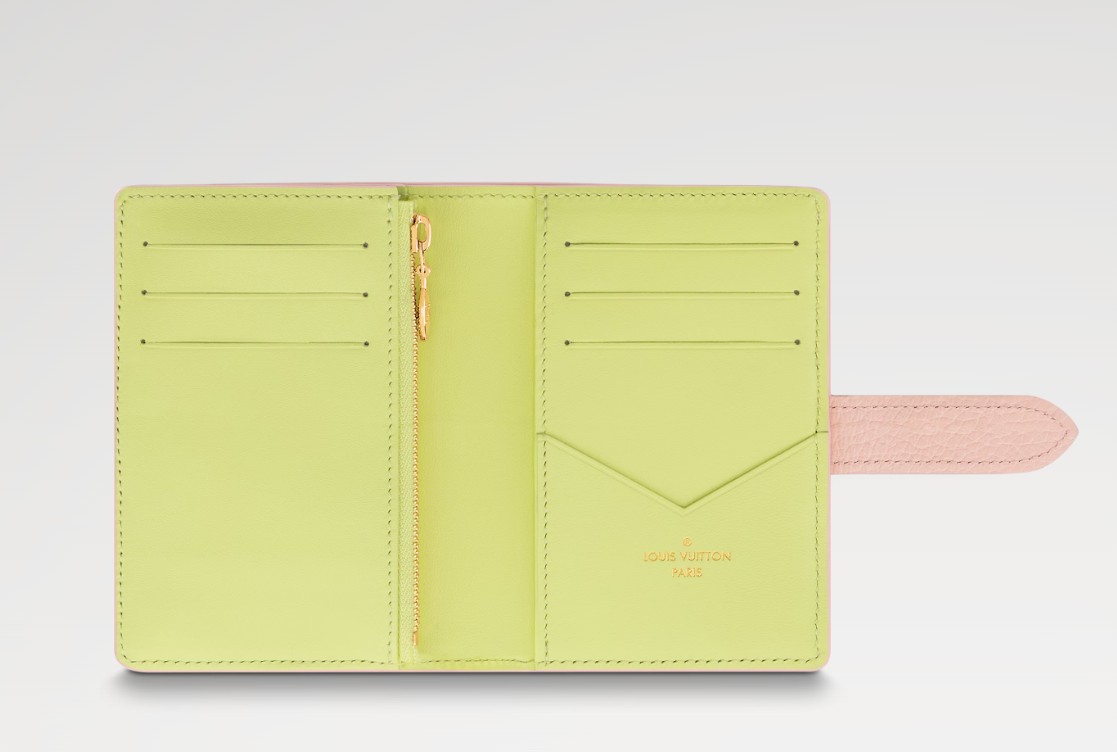 Chloe’s Picks Vertical Compact Wallet Rose Jasmin