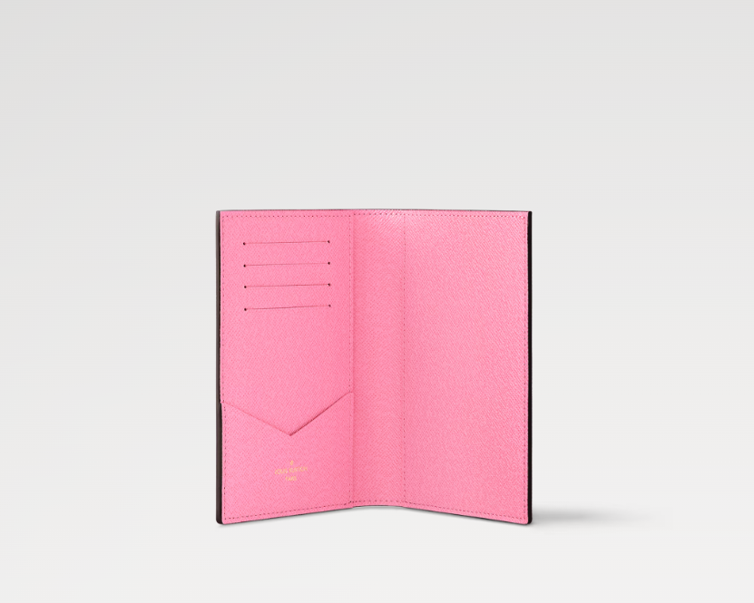 Chloe’s Picks PASSPORT COVER Pink