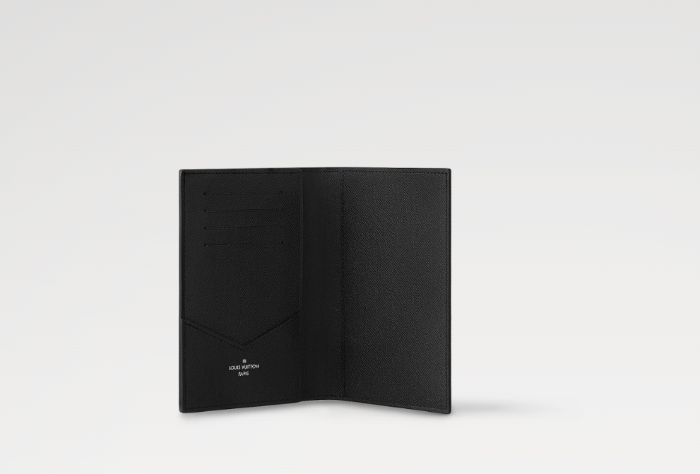 Chloe’s Picks PASSPORT COVER Monogram Eclipse