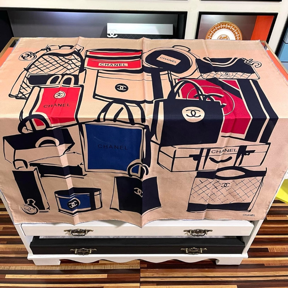 CC LUGGAGE PRINT SILK SCARF CREAM 90CM