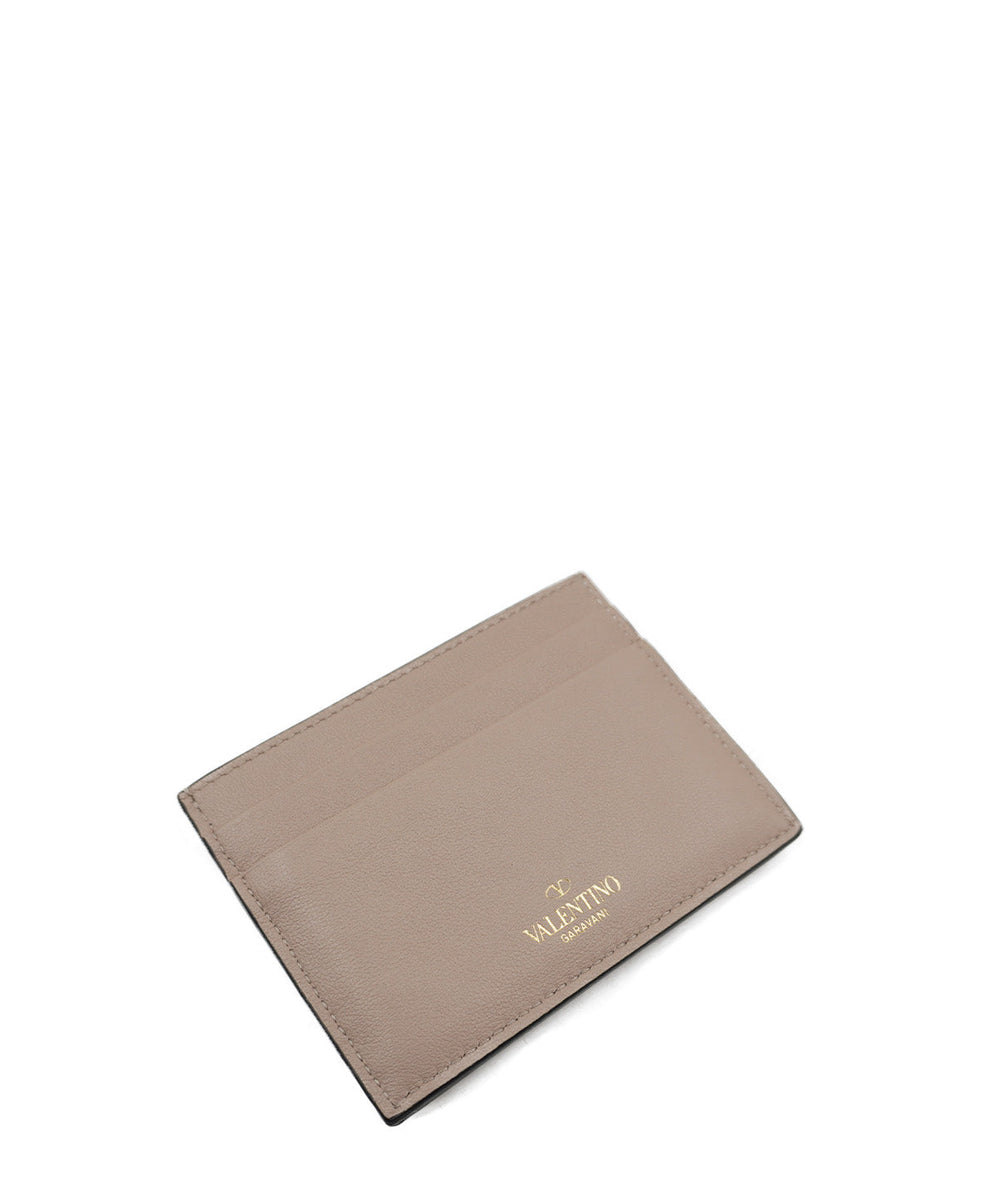 Rockstud Accents Leather Card Holder Cream