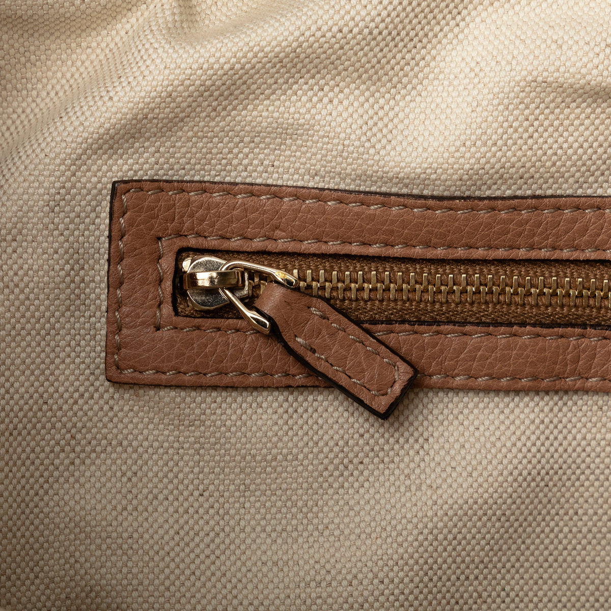 GUCCI Medium Bella Shoulder Bag