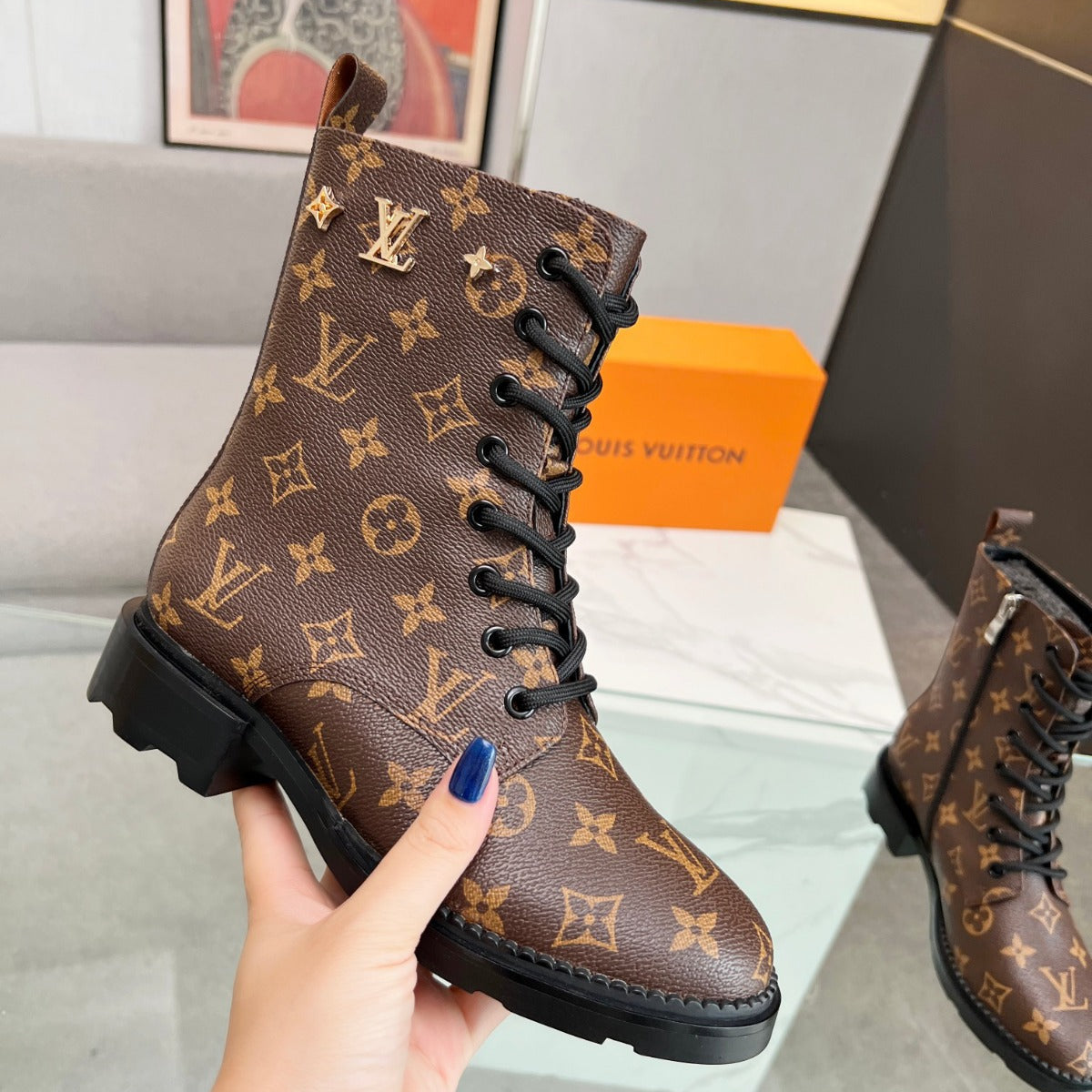 LV Women's Boots 202