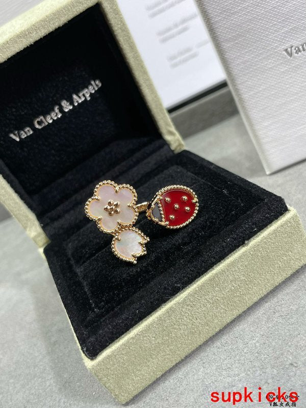 Van Cleef & Arples Jewelry