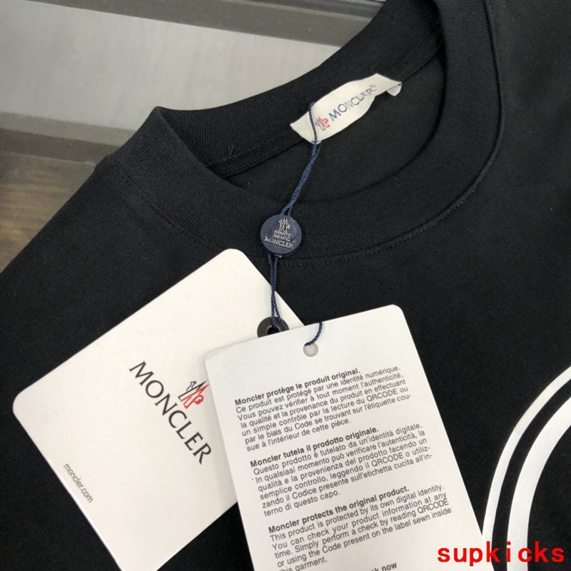 Moncler Luxury Cloth