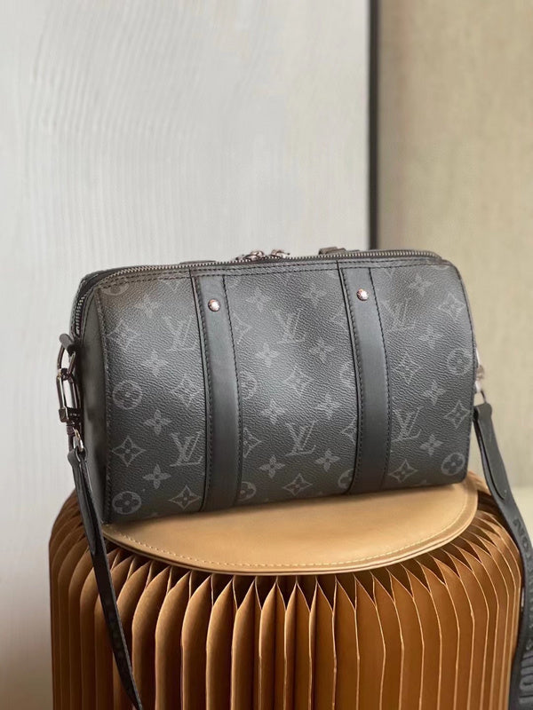 I W Fashion Lu-Vi bags - 17066