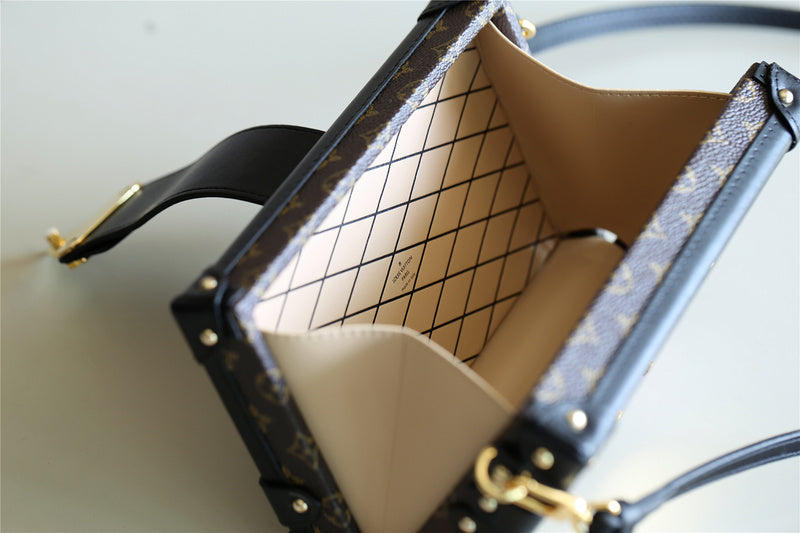 I W Fashion Lu-Vi bags - 8210