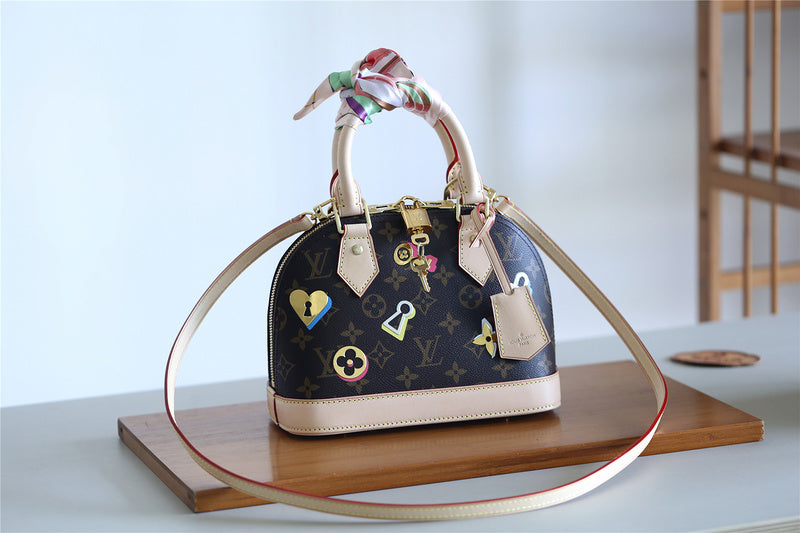 I W Fashion Lu-Vi bags - 8257