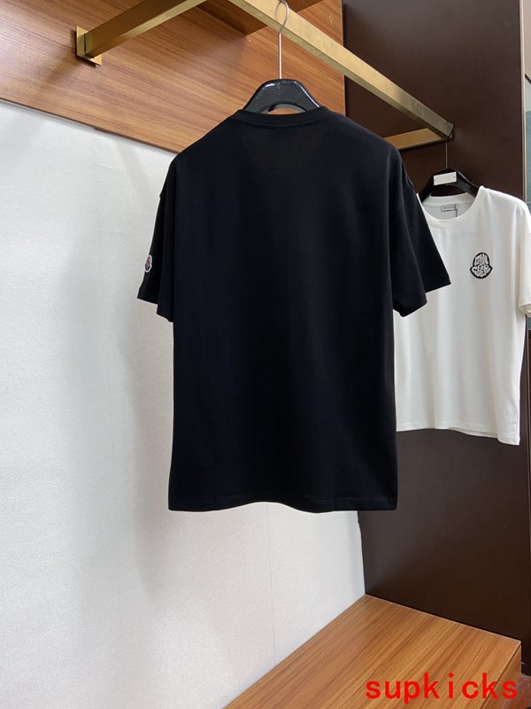 Moncler Luxury Cloth