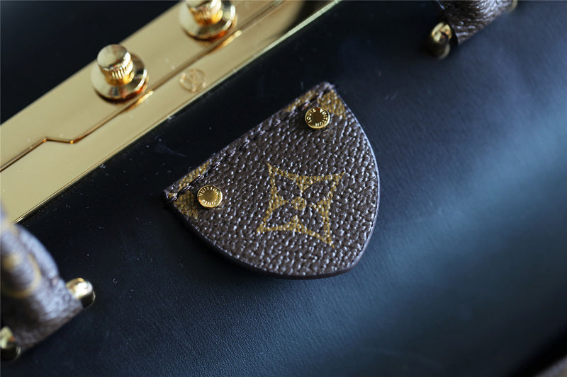 I W Fashion Lu-Vi bags - 8170