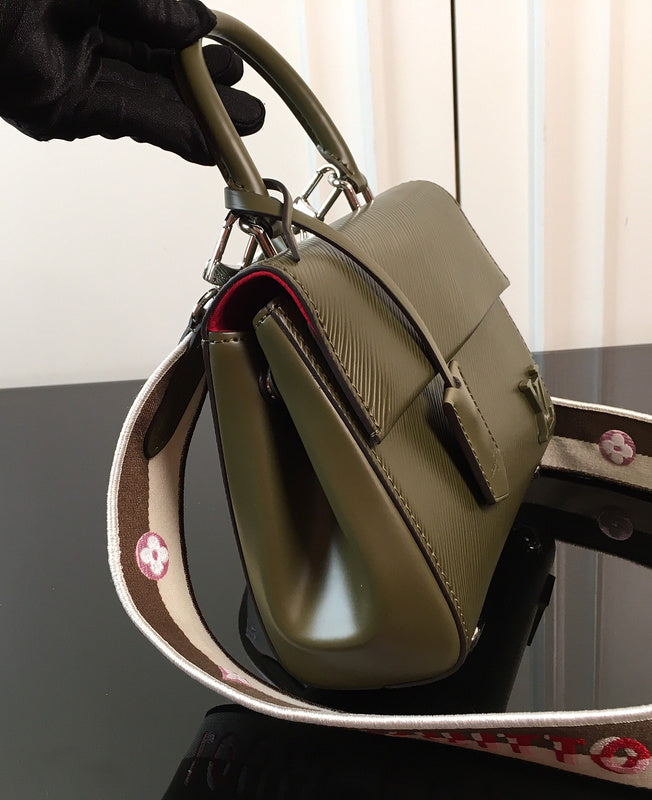 I W Fashion Lu-Vi bags - 17102