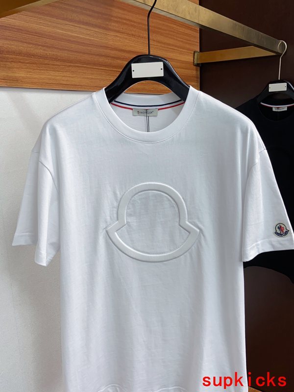 Moncler Luxury Cloth
