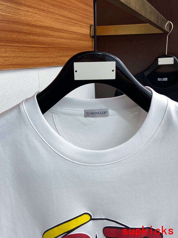 Moncler Luxury Cloth